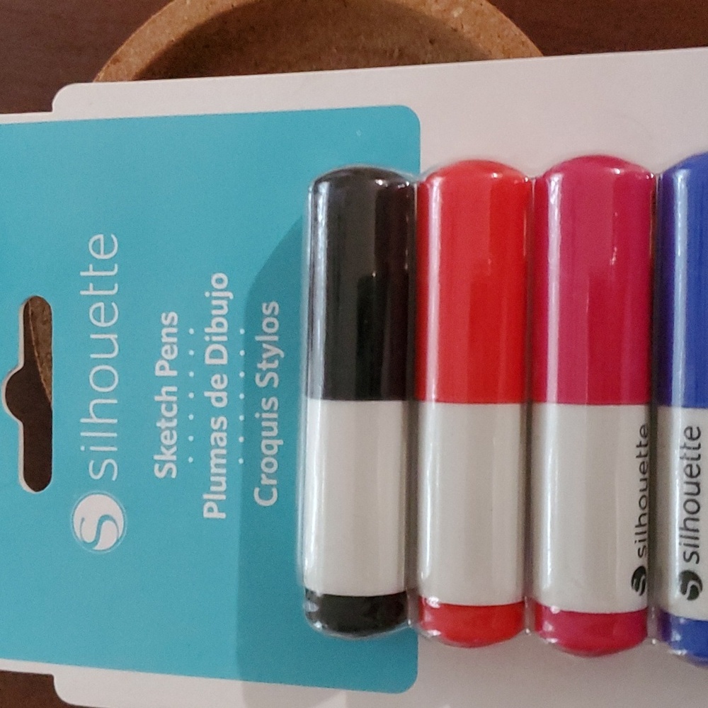 Silhouette sketch pens